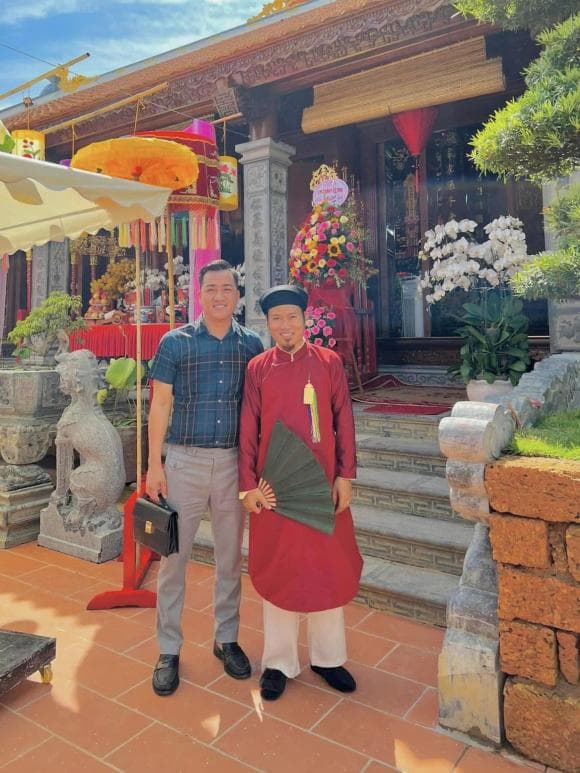 Việt phủ dát vàng của Vượng Râu ở Nam Định trang hoàng lộng lẫy, ngập sắc hoa đón Tết-10