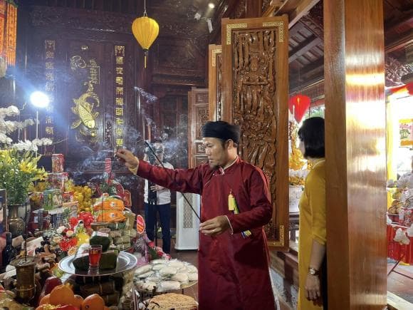 Việt phủ dát vàng của Vượng Râu ở Nam Định trang hoàng lộng lẫy, ngập sắc hoa đón Tết-12