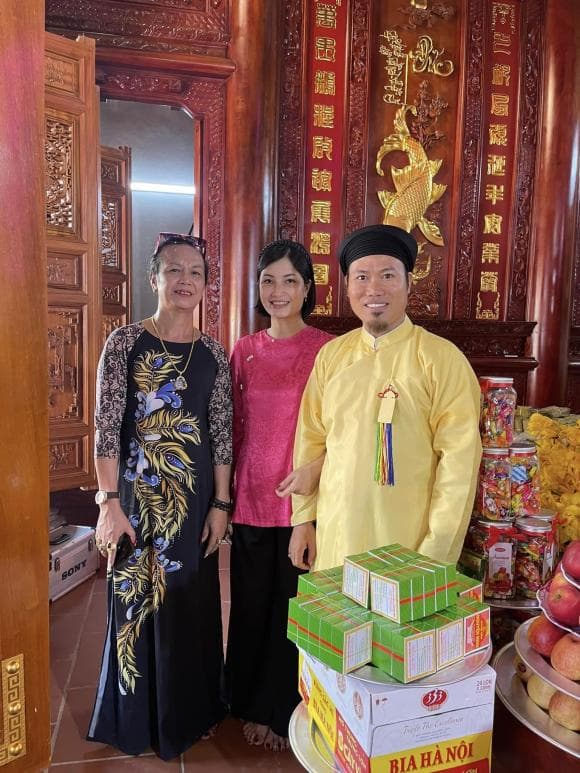 Việt phủ dát vàng của Vượng Râu ở Nam Định trang hoàng lộng lẫy, ngập sắc hoa đón Tết-9