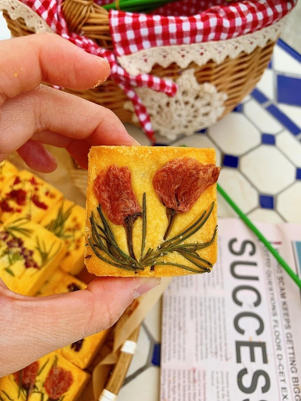 Tự làm bánh dứa hoa ngọt ngào, mềm tan dùng điểm tâm trà chiều hay biếu Tết đều phù hợp-3