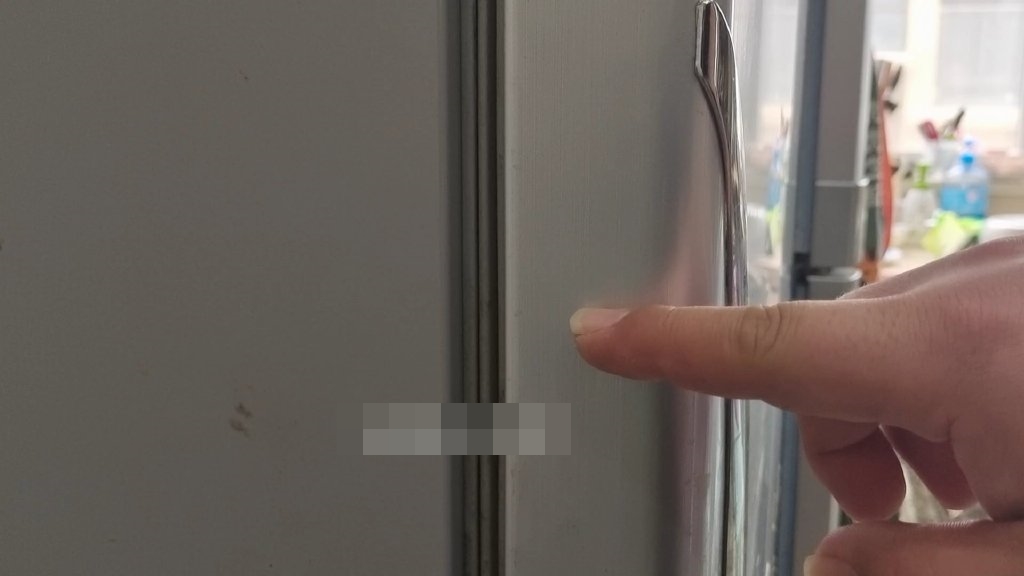 Tủ lạnh hỏng đặt trong phòng ngủ ai ngờ mang lại những công dụng tuyệt vời-4