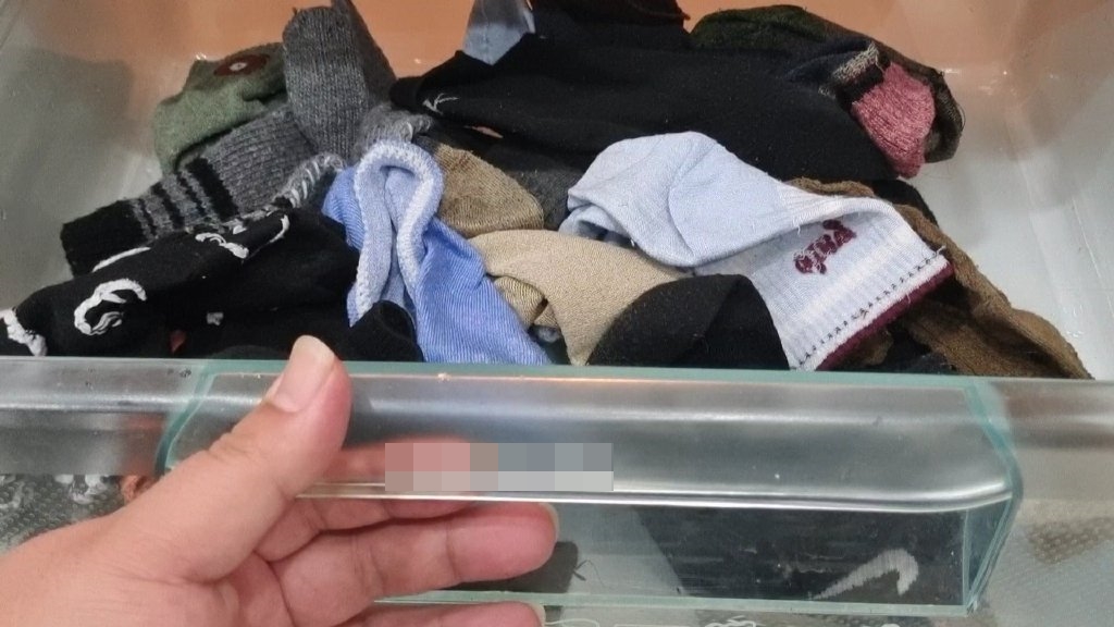 Tủ lạnh hỏng đặt trong phòng ngủ ai ngờ mang lại những công dụng tuyệt vời-5