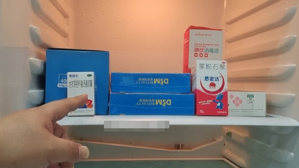 Tủ lạnh hỏng đặt trong phòng ngủ ai ngờ mang lại những công dụng tuyệt vời-7