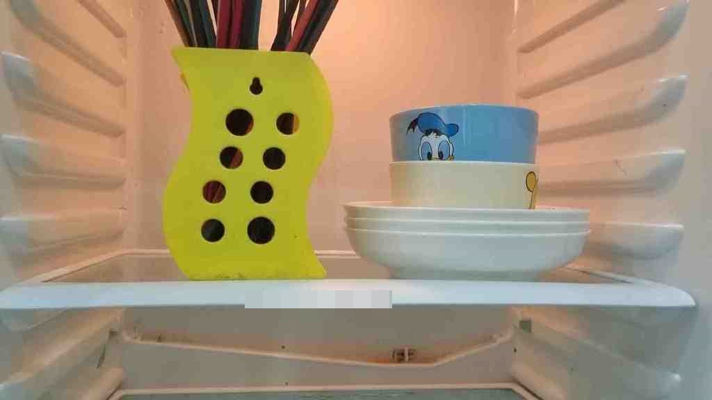 Tủ lạnh hỏng đặt trong phòng ngủ ai ngờ mang lại những công dụng tuyệt vời-8