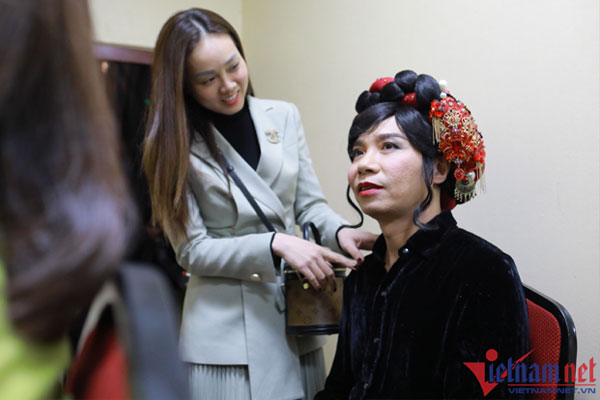 Vợ cũ, vợ mới của NSND Công Lý hội ngộ tại hậu trường Táo quân, cách cư xử khiến dân tình nể phục-4