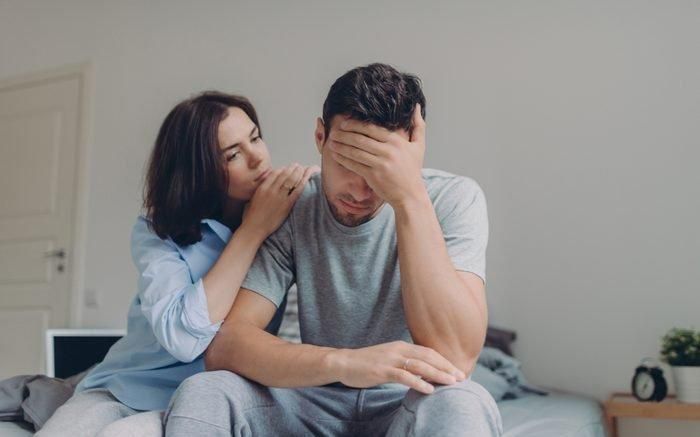 Lần đầu tiên nhận được 6 triệu tiền lương của chồng, vợ mừng bật khóc-1