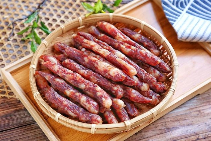 Làm lạp xưởng chuẩn bị đón Tết-6