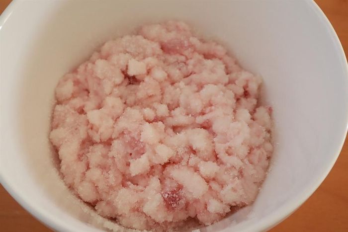 Làm lạp xưởng chuẩn bị đón Tết-1