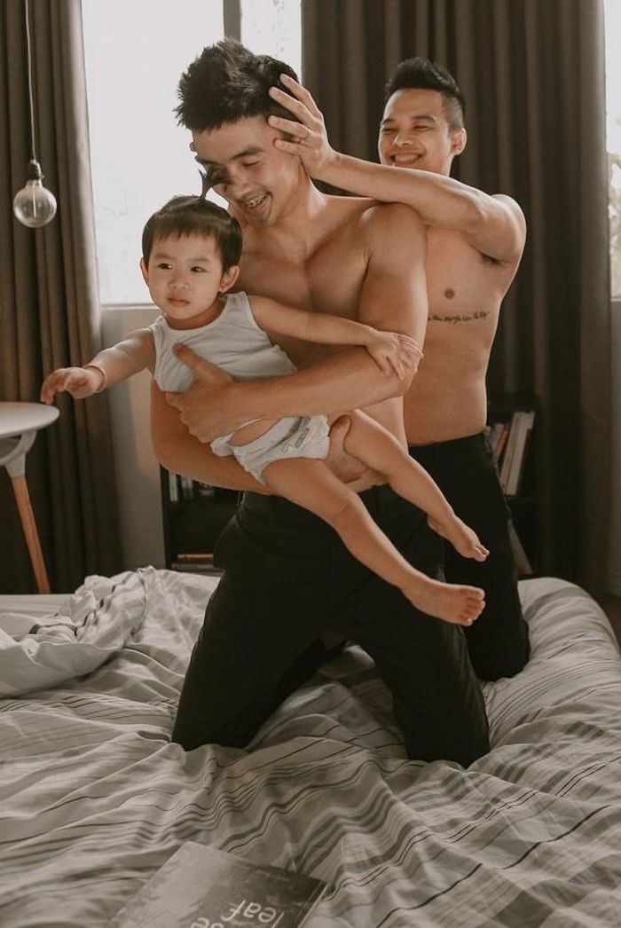 Yêu nhau từ cộng đồng LBGT, nhiều cặp đôi làm netizen ghen tị-12