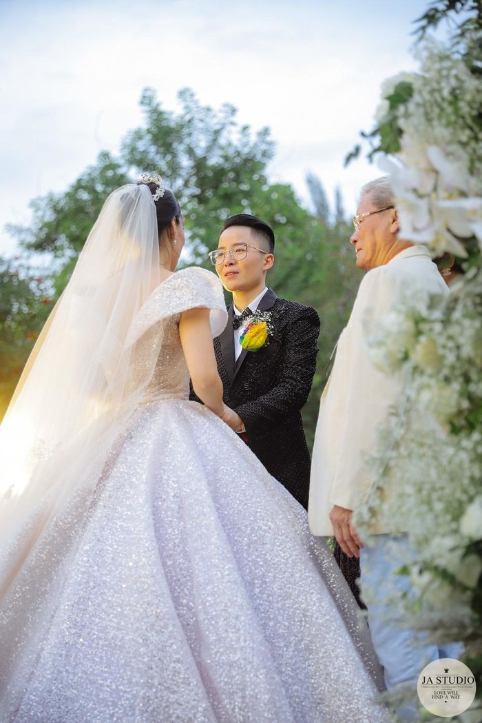 Yêu nhau từ cộng đồng LBGT, nhiều cặp đôi làm netizen ghen tị-9