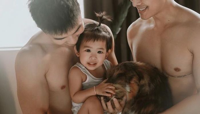 Yêu nhau từ cộng đồng LBGT, nhiều cặp đôi làm netizen ghen tị-14