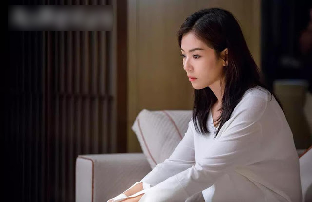 Tháng đầu về làm dâu gửi mẹ chồng 10 triệu tiền ăn thì bà toàn nấu rau với lạc, tôi chán ra ngoài thì run rẩy với tin nhắn ngân hàng-1