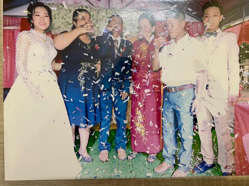 Bộ ảnh cưới do thợ xịn chụp khiến cô dâu chú rể méo mặt ngày nhận sản phẩm-9