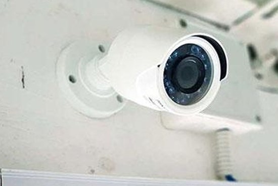 Chồng phát hiện vợ ngoại tình nhờ lắp camera trong phòng con