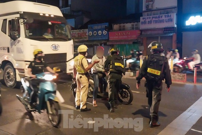 Uống 2 lon bia ở tiệc tất niên, thanh niên bị phạt kịch khung-1