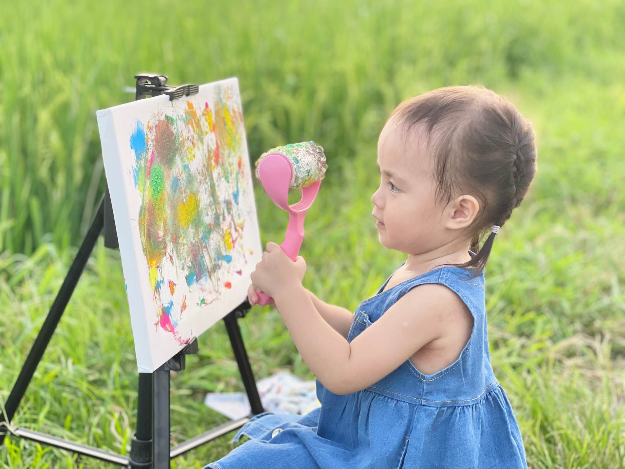 Em bé đến quán cafe, đi chơi hay du lịch đều ngoan ngoãn nhờ tuyệt chiêu đặc biệt của mẹ-3