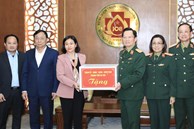 Phó Bí thư Thường trực Thành ủy Nguyễn Thị Tuyến thăm Bệnh viện Trung ương Quân đội 108