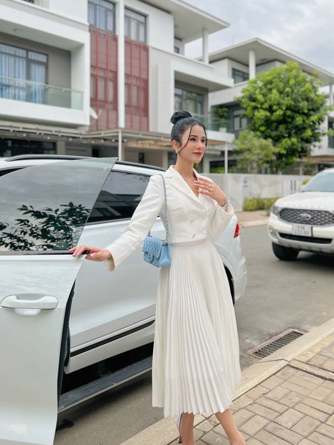 Diệp Lâm Anh được mẹ tặng nhà để nuôi con sau ly hôn-1