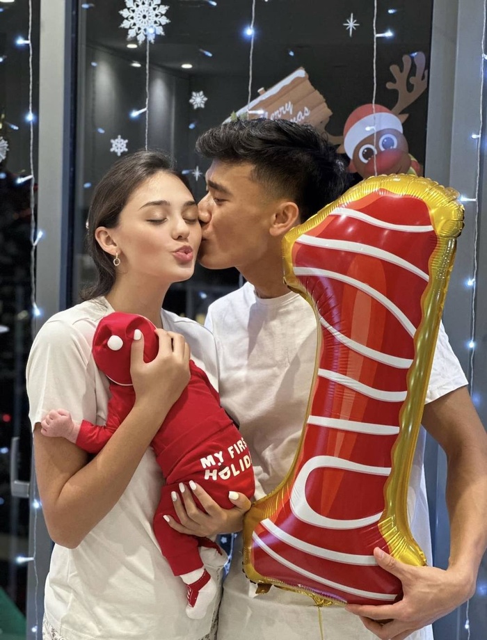 Bùi Tiến Dũng và vợ Tây nuôi con chuẩn rich kid-2