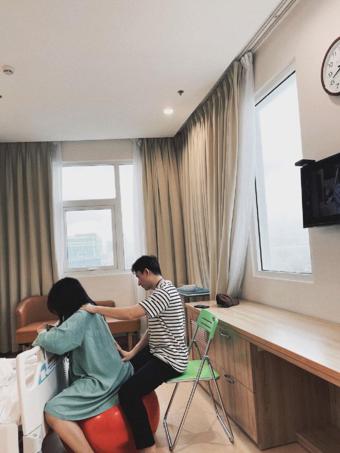 Vợ Phan Mạnh Quỳnh: Em bé ra đời khóc không to bằng ông bố-1