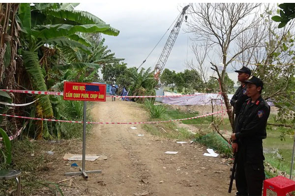 Bé trai lọt xuống trụ bê tông: Chuẩn bị hạ khung chống tầng 6-2