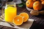 Có nên uống nước cam trước khi ăn?-2