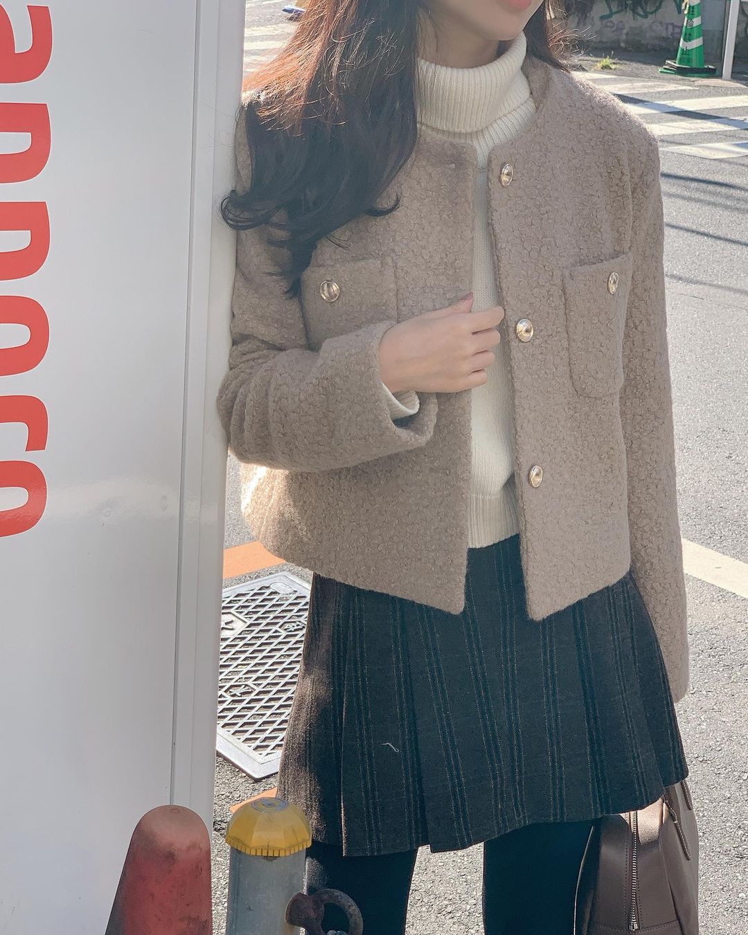 Áo khoác dạ dáng ngắn vừa sang chảnh lại tôn dáng cho nàng công sở-5