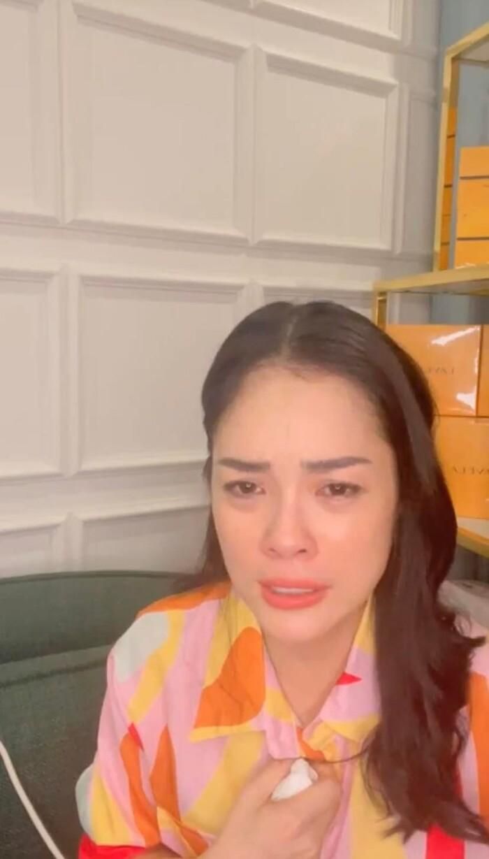 Dương Cẩm Lynh khóc nức nở, nói rõ về ồn ào quỵt nợ: Thừa nhận sai hẹn trả tiền, bị triệt mọi đường sống-8