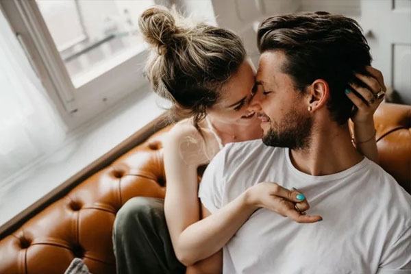 Nếu người yêu có 3 biểu hiện này thì đừng u mê nữa, anh ta chỉ lợi dụng bạn thôi-2