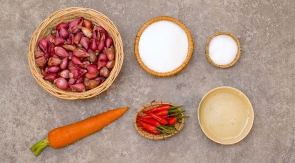 Hướng dẫn muối dưa hành giòn, ngon, không bị thâm vỏ-2