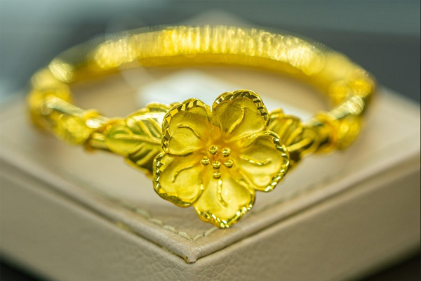 Giá vàng hôm nay 10/1: Vàng trên đà tăng giá-1