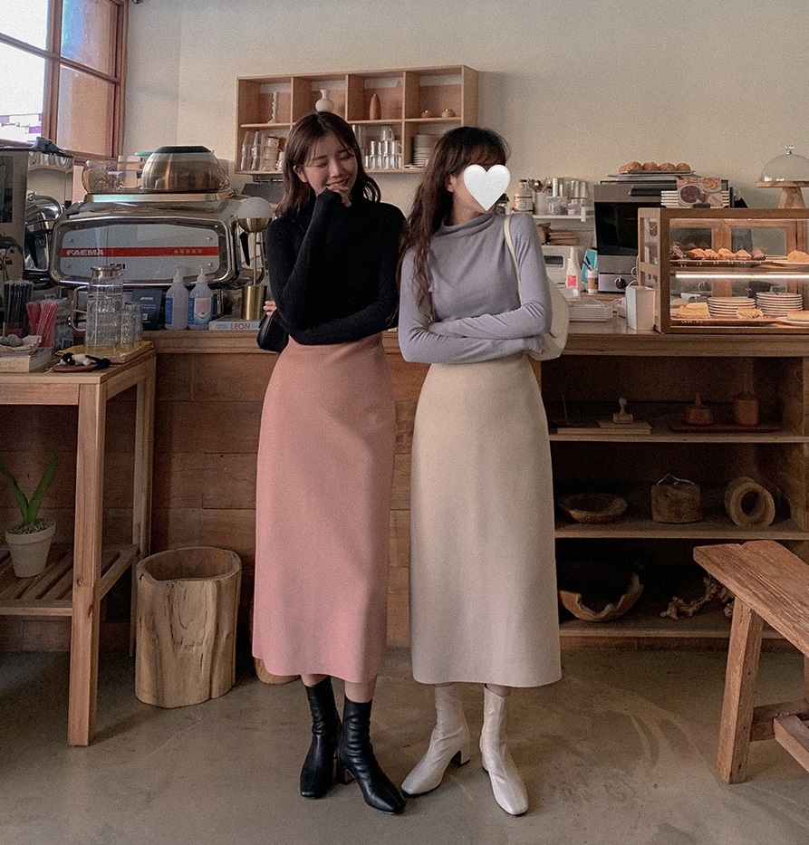 5 mẫu áo kết hợp ăn ý với chân váy-4