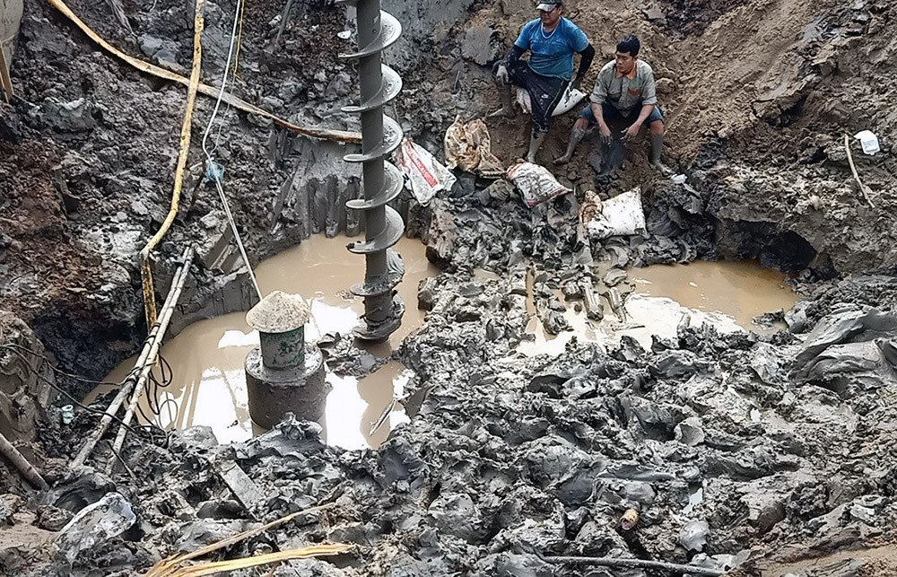 10 ngày chờ tin đưa bé trai rơi ống trụ bê tông về nhà-6