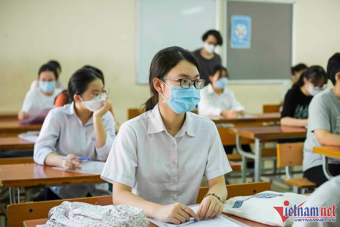 Học sinh lớp 10 chỉ được đổi môn học tự chọn vào cuối năm học-1