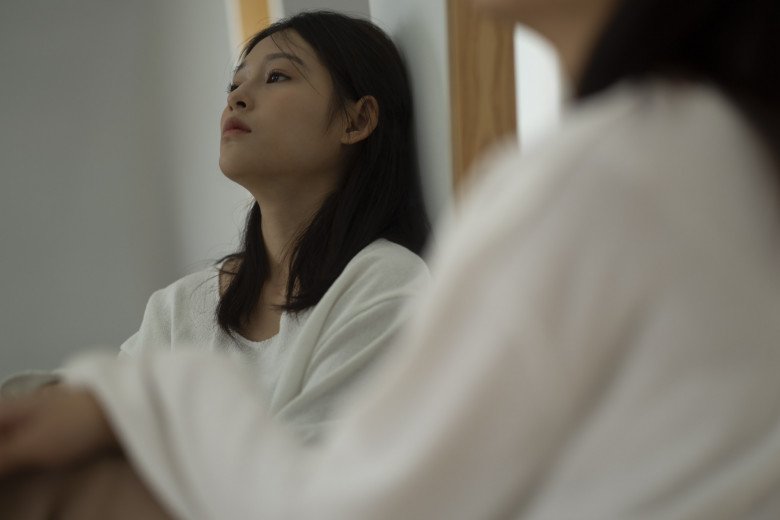 Chồng cũ cưới người giúp việc, tới dự nghe anh ta nói tôi bật cười bỏ về-1