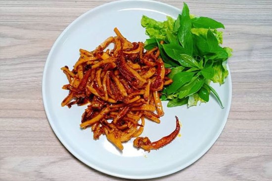Mực khô đừng chỉ nướng, làm thế này ngon lạ hơn nhiều