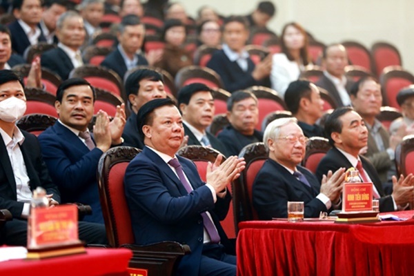 Bí thư Thành ủy Đinh Tiến Dũng chúc Tết Đảng bộ, chính quyền và nhân dân tỉnh Ninh Bình-2