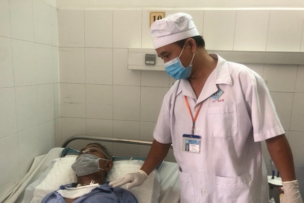 Người đàn ông ở Sóc Trăng được cứu sống sau 2 năm bị ung thư lưỡi-1