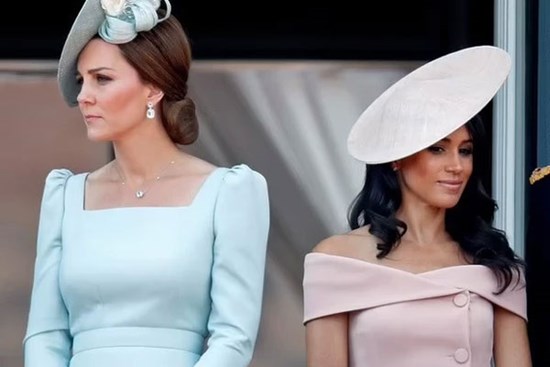 Nội dung tin nhắn với Kate khiến Meghan khóc trước đám cưới