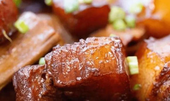 Dù hầm loại thịt gì thì nhớ cho thêm 2 nguyên liệu này, khi vớt ra khỏi nồi sẽ thơm bùi, không ngấy và rất ngon-2