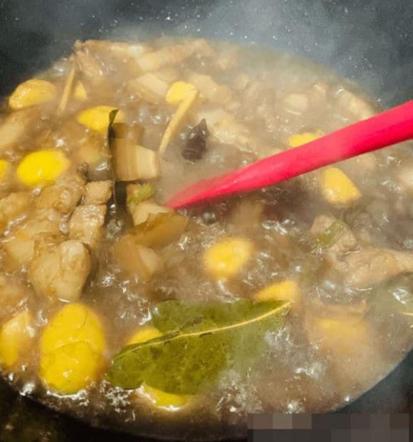 Dù hầm loại thịt gì thì nhớ cho thêm 2 nguyên liệu này, khi vớt ra khỏi nồi sẽ thơm bùi, không ngấy và rất ngon-6