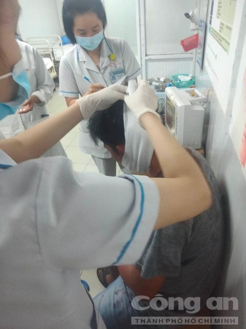 Nhóm thanh niên đánh hội đồng cặp vợ chồng-2