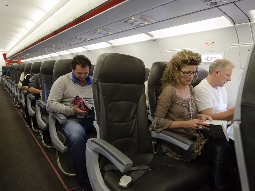 Tiếp viên hàng không tiết lộ những sự thật kinh khủng trên máy bay-1