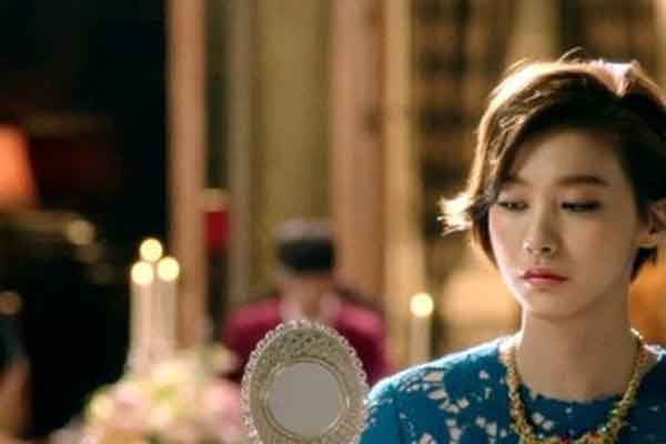 Chồng đi làm xa, vợ ở nhà bị trai làm thuê bỏ bùa mê thuốc lú-1