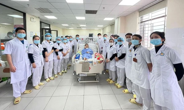 Sau cơn sốt, cô giáo mầm non liệt toàn thân, nguy kịch vì bệnh cực kỳ hiếm gặp-2