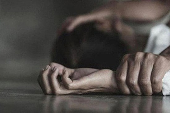 Xôn xao thông tin nữ sinh nhảy lầu vì bị xâm hại tập thể, nhà trường lên tiếng