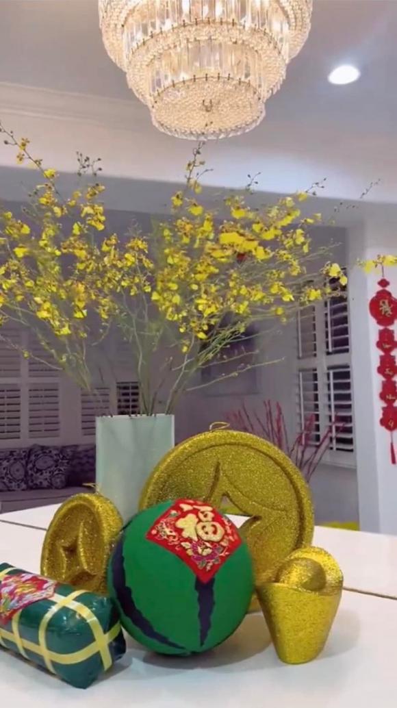 Phạm Hương háo hức trang trí biệt thự ở Mỹ tràn ngập màu sắc Tết Việt-2