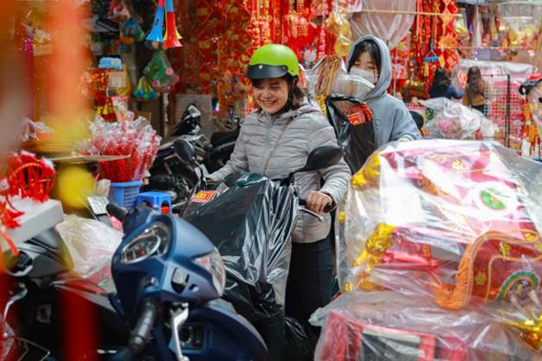 Chợ cá chép lớn nhất TP.HCM nhộn nhịp về đêm-14