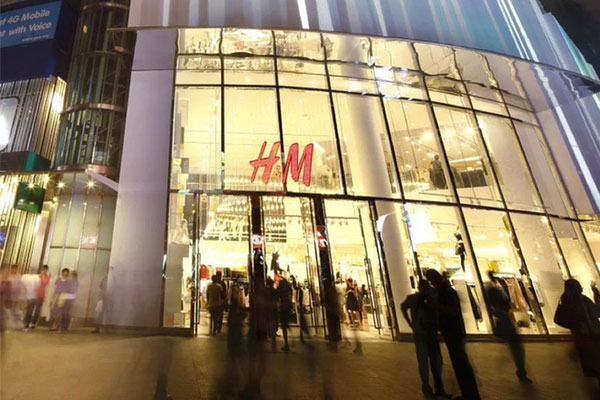 Malaysia: Xôn xao vì cáo buộc quay lén khách thử quần áo hàng loạt-1