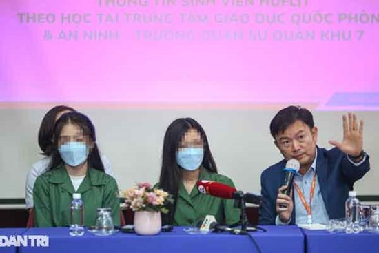Nữ sinh quay clip ở trường quân sự: Hối lỗi vì clip bị cắt ghép